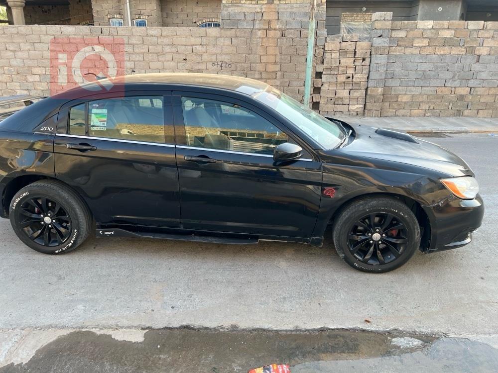 Chrysler 200